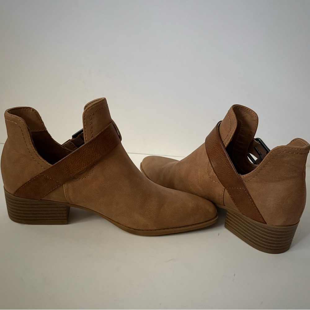 Wonderly Brown/Tan Suede Ankle Booties - Picture 5 of 11